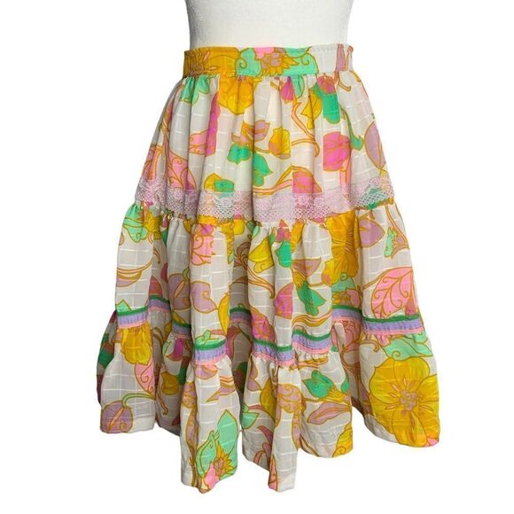 Vintage Handmade Circle Twirl Skirt M White Floral Lace Tiered Ruffle Elastic